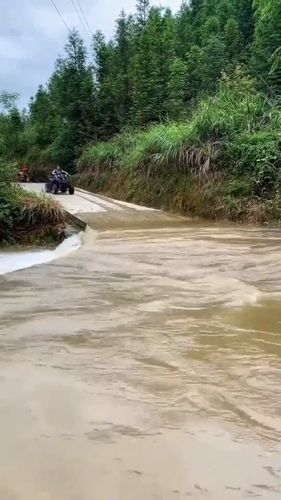 水灾水流不走原因是什么暴雨后路面无法行走的原因暴雨后路面无法行走