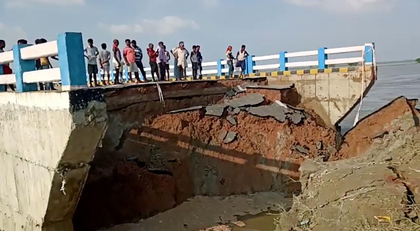 滴水岩的传说印度一建筑物倒塌三峡大坝垮塌会导致什么情况